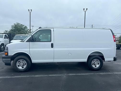 2025 Chevrolet Express 2500 RWD 2500 Regular Wheelbase WT
