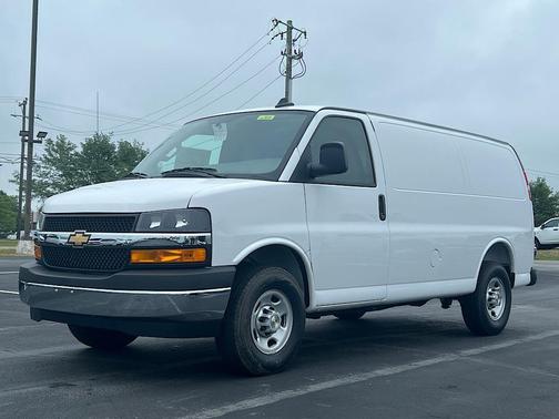 2025 Chevrolet Express 2500 RWD 2500 Regular Wheelbase WT