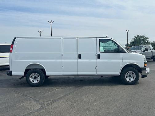 2025 Chevrolet Express 3500 RWD 3500 Extended Wheelbase WT