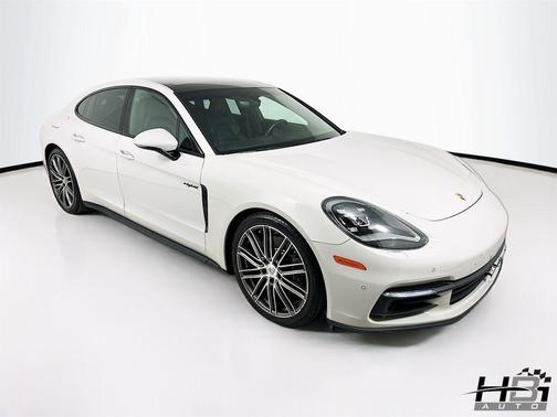 2018 Porsche Panamera 4