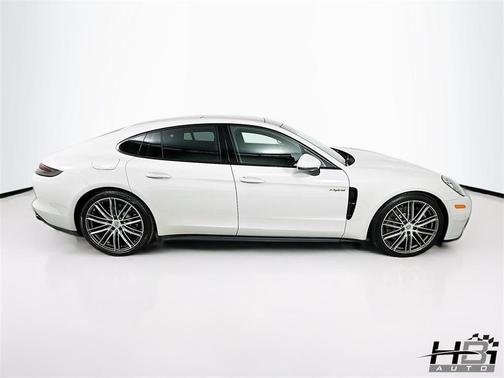 2018 Porsche Panamera 4
