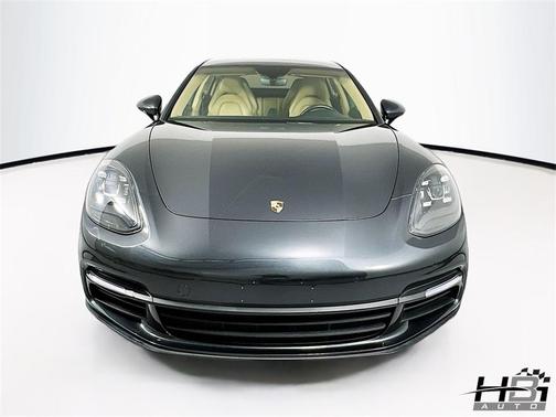 2017 Porsche Panamera 4