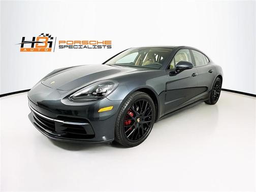 2017 Porsche Panamera 4