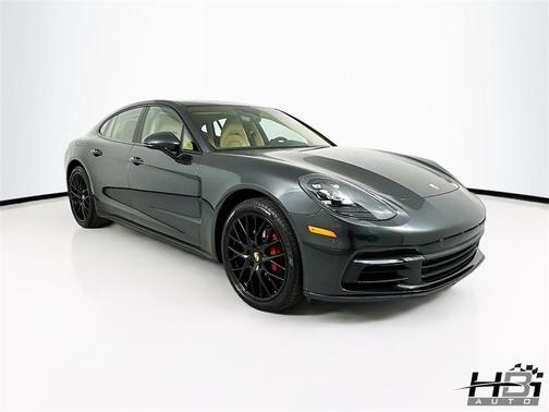 2017 Porsche Panamera 4