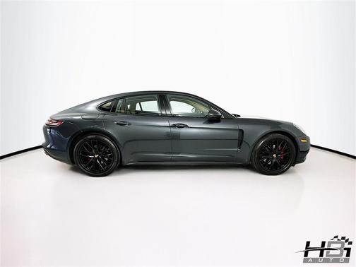 2017 Porsche Panamera 4