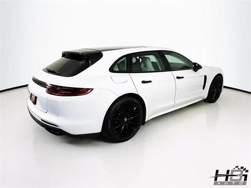 2018 Porsche Panamera Sport Turismo 4