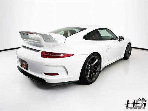 White 2015 Porsche 911 GT3