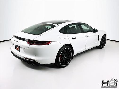 2018 Porsche Panamera Turbo