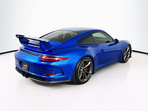 Sapphire Blue Metallic 2015 Porsche 911 GT3