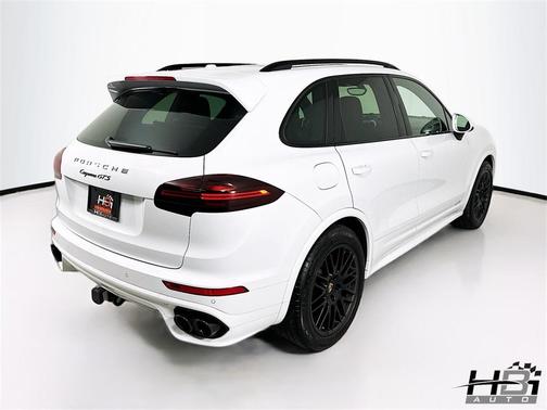 2016 Porsche Cayenne GTS
