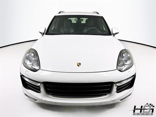 2016 Porsche Cayenne GTS