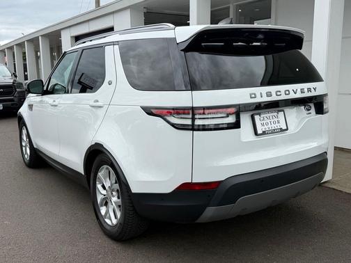 Fuji White 2019 Land Rover Discovery SE