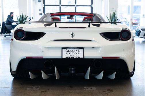 2018 Ferrari 488 Spider Base