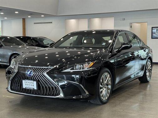 2019 Lexus ES 300h Luxury