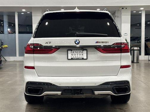 2022 BMW X7 M50i