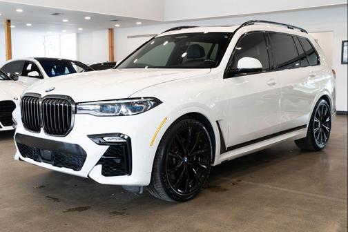 2022 BMW X7 M50i