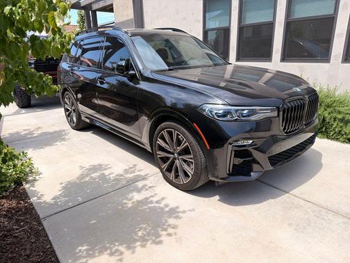 Black Sapphire Metallic 2020 BMW X7 M50i
