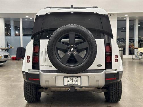 2021 Land Rover Defender 110 SE
