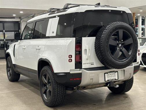 2021 Land Rover Defender 110 SE