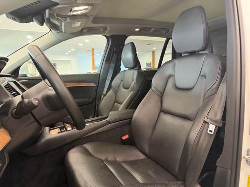 2023 Volvo XC90 B6 Plus 7-Seater