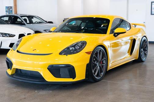 2022 Porsche 718 Cayman GT4