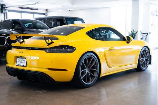 2022 Porsche 718 Cayman GT4