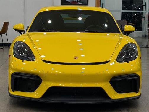 2022 Porsche 718 Cayman GT4