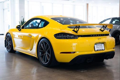2022 Porsche 718 Cayman GT4