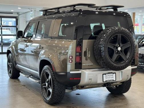 2020 Land Rover Defender 110 SE