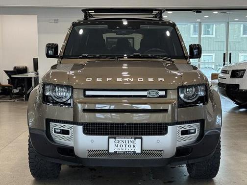 2020 Land Rover Defender 110 SE