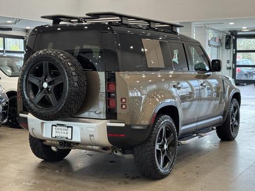 2020 Land Rover Defender 110 SE