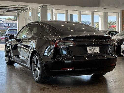 2022 Tesla Model 3 Standard Range