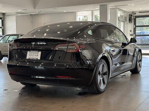 2022 Tesla Model 3 Standard Range