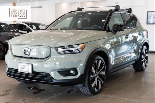 Sage Green 2022 Volvo XC40 Recharge Pure Electric P8 Twin Plus