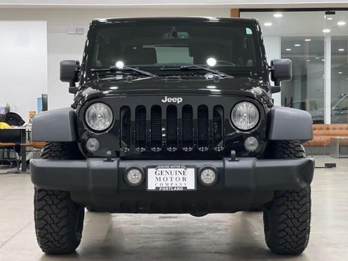 Photo 2 of 25 of 2014 Jeep Wrangler Rubicon