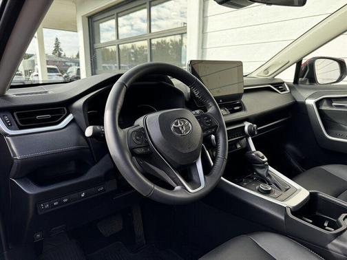 2023 Toyota RAV4 Hybrid XLE Premium