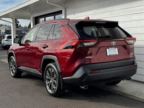 2023 Toyota RAV4 Hybrid XLE Premium