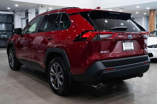2023 Toyota RAV4 Hybrid XLE Premium
