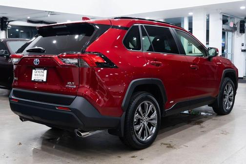 2023 Toyota RAV4 Hybrid XLE Premium