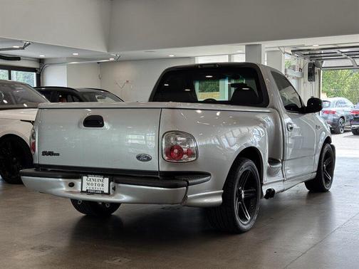 2000 Ford F-150 SVT Lightning Flareside