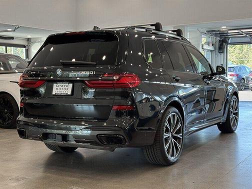 2022 BMW X7 M50i