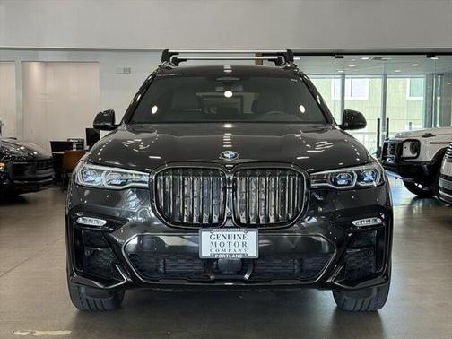 2022 BMW X7 M50i