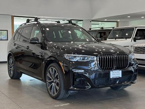 2022 BMW X7 M50i