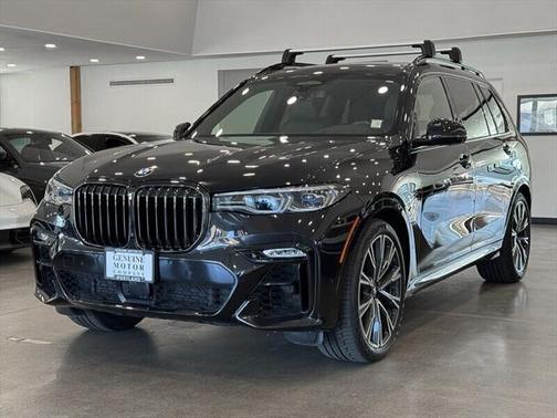 2022 BMW X7 M50i