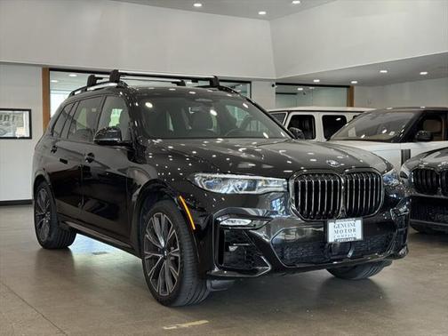 2022 BMW X7 M50i