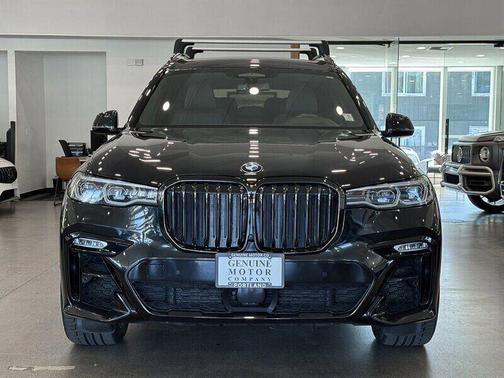 2022 BMW X7 M50i