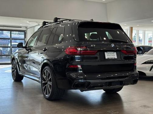 2022 BMW X7 M50i