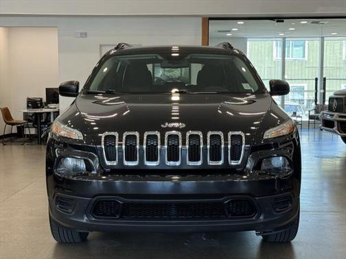 2016 Jeep Cherokee Sport