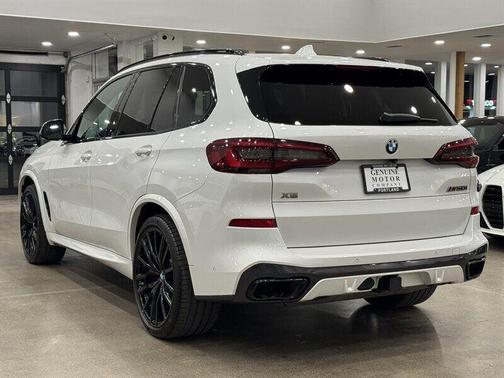2021 BMW X5 M50i