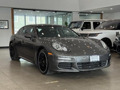 2016 Porsche Panamera Edition